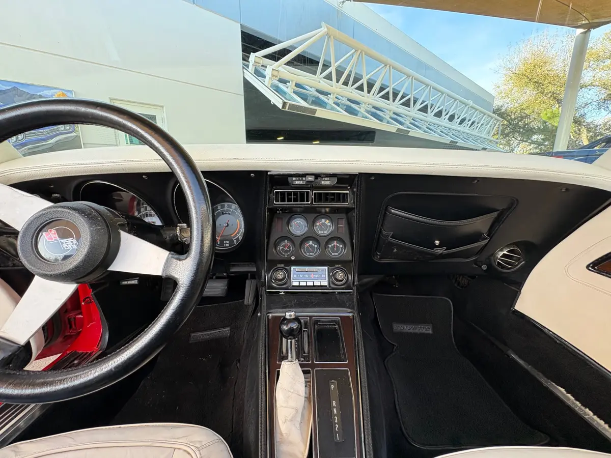 Vehicle photo 40