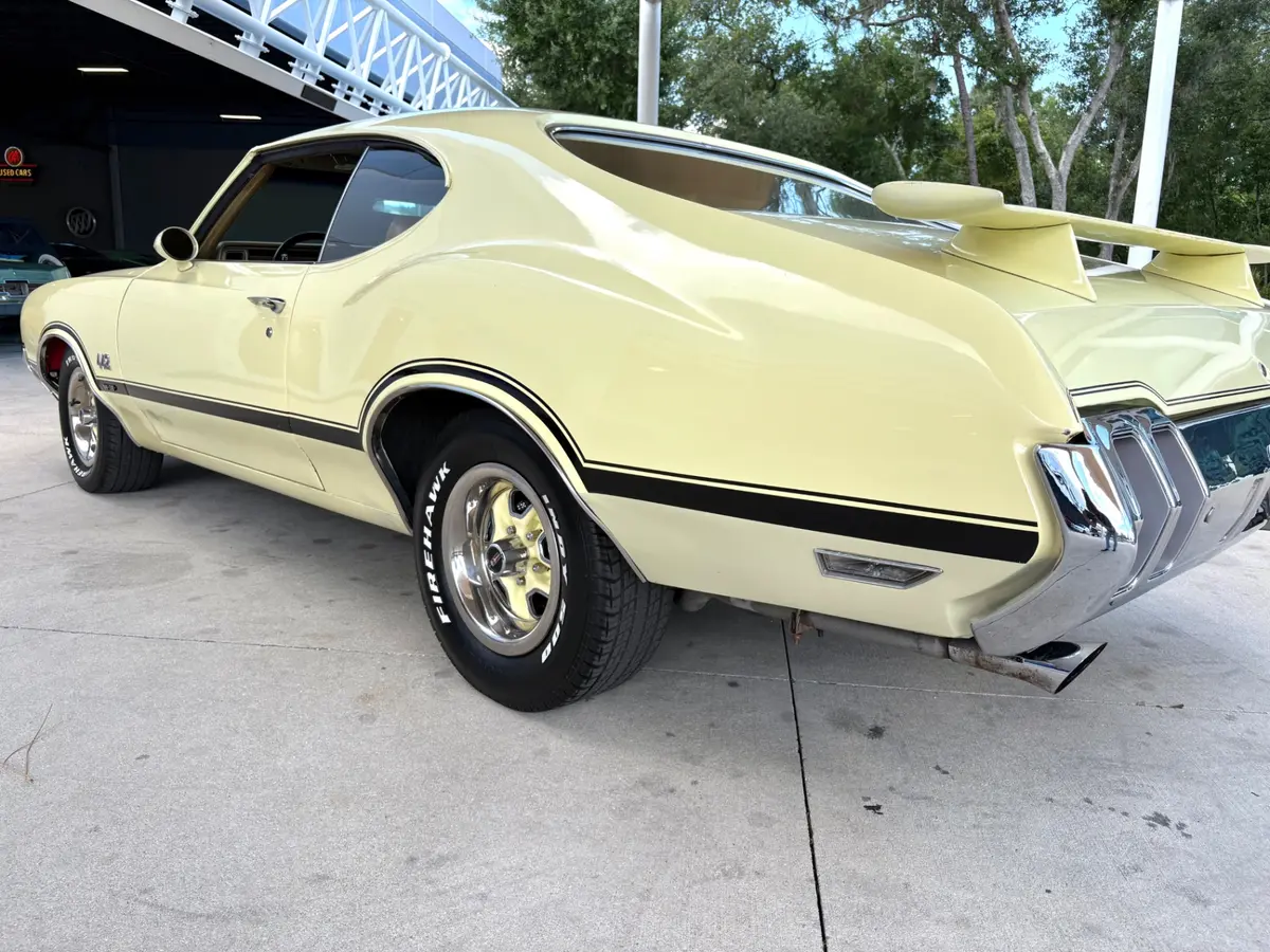 Vehicle photo 15