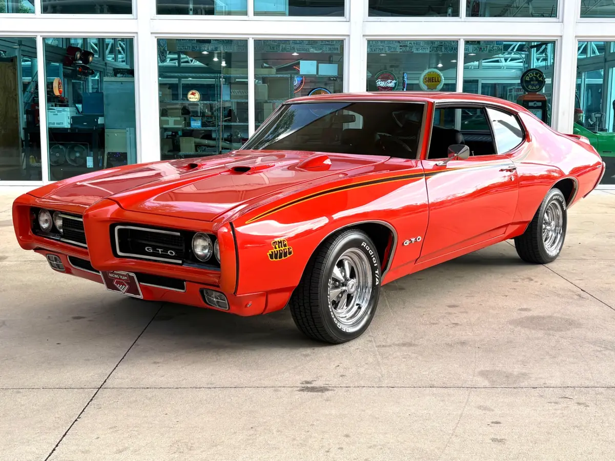 Vehicle photo 1