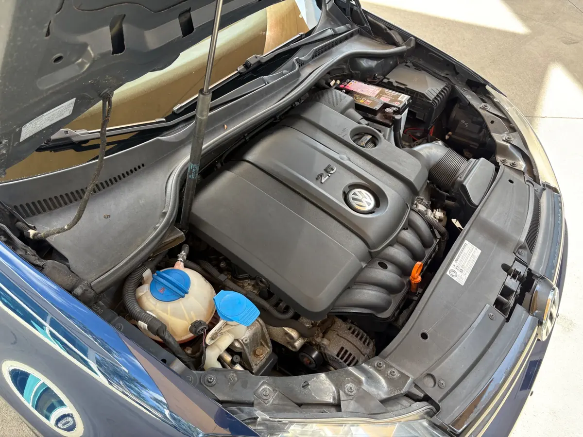 Vehicle photo 26