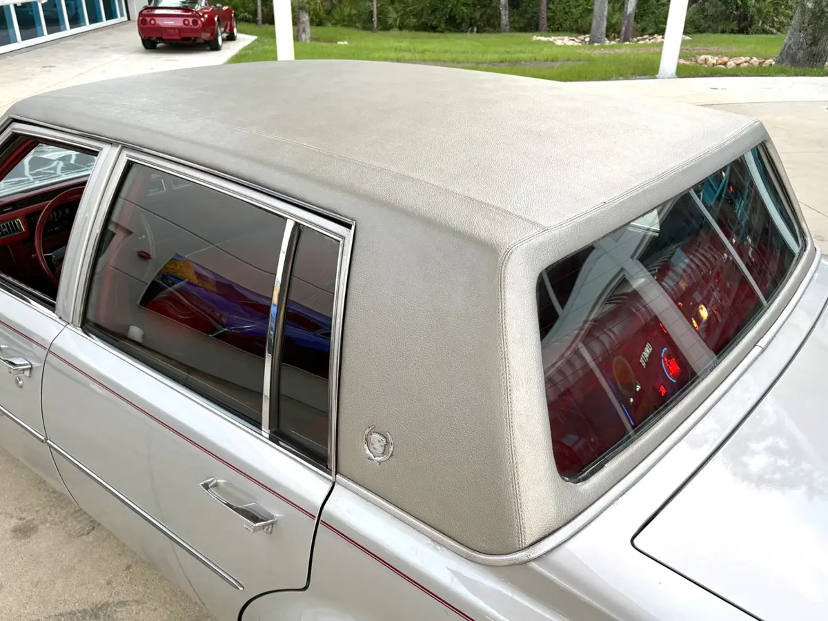 Vehicle photo 11