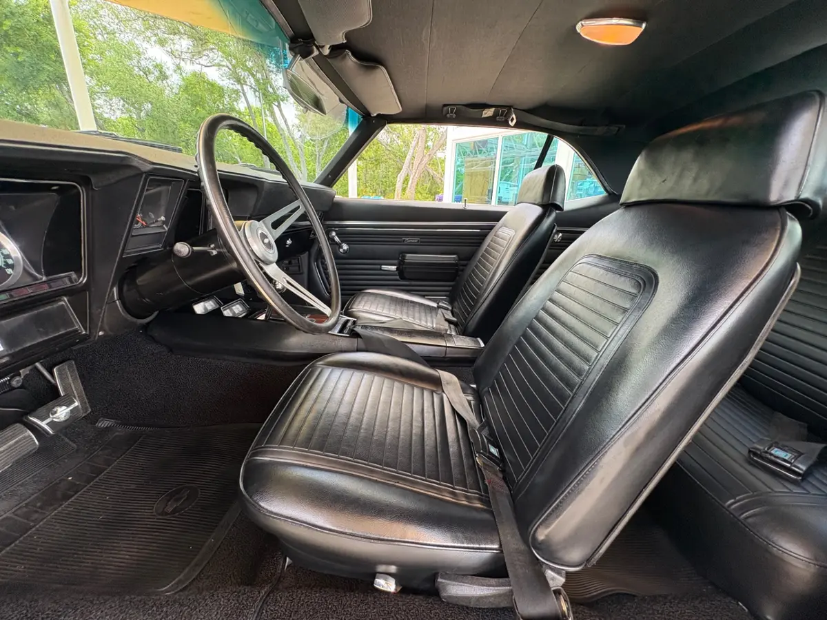 Vehicle photo 48