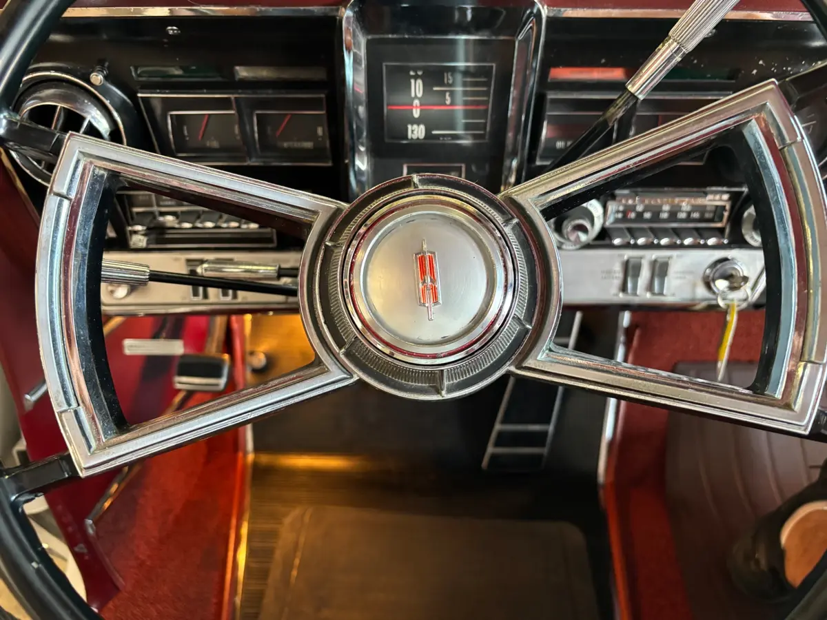 Vehicle photo 35