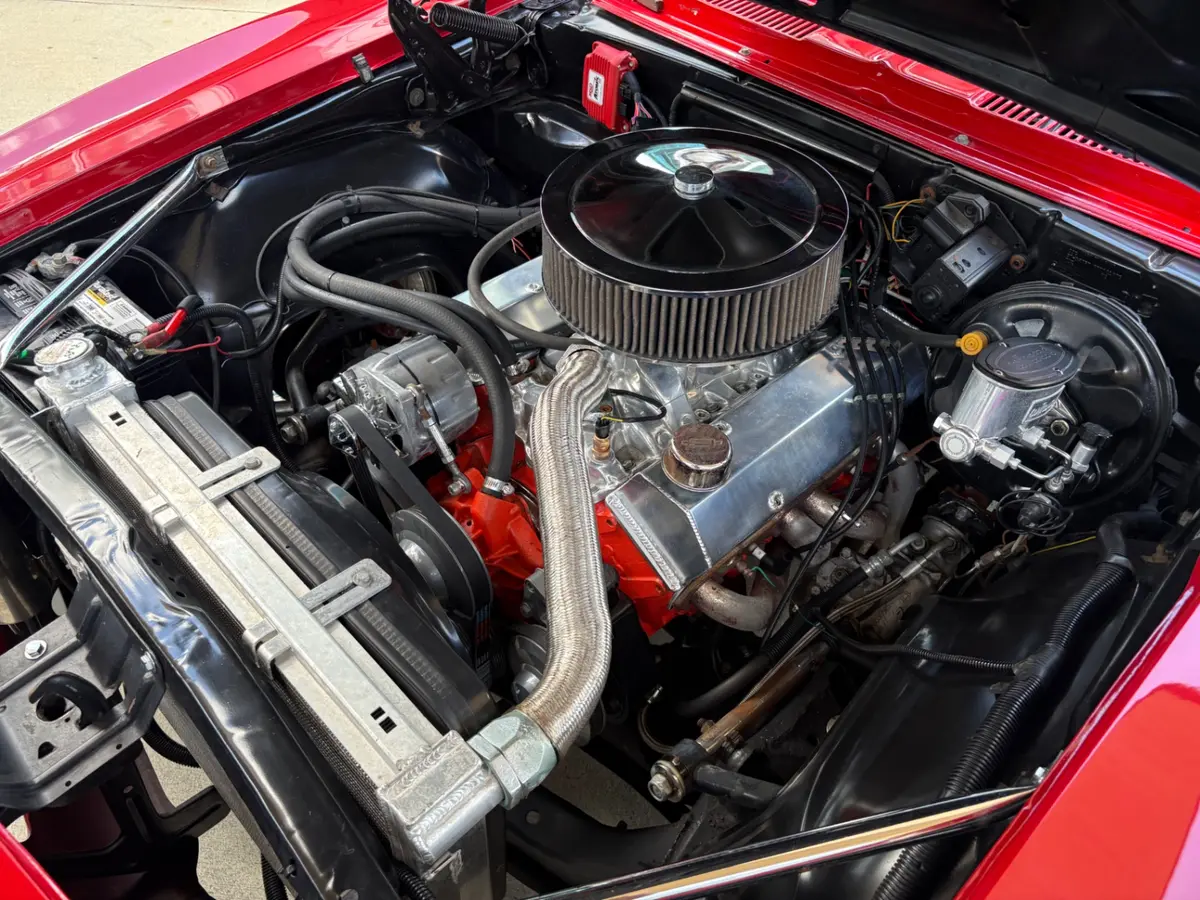 Vehicle photo 33