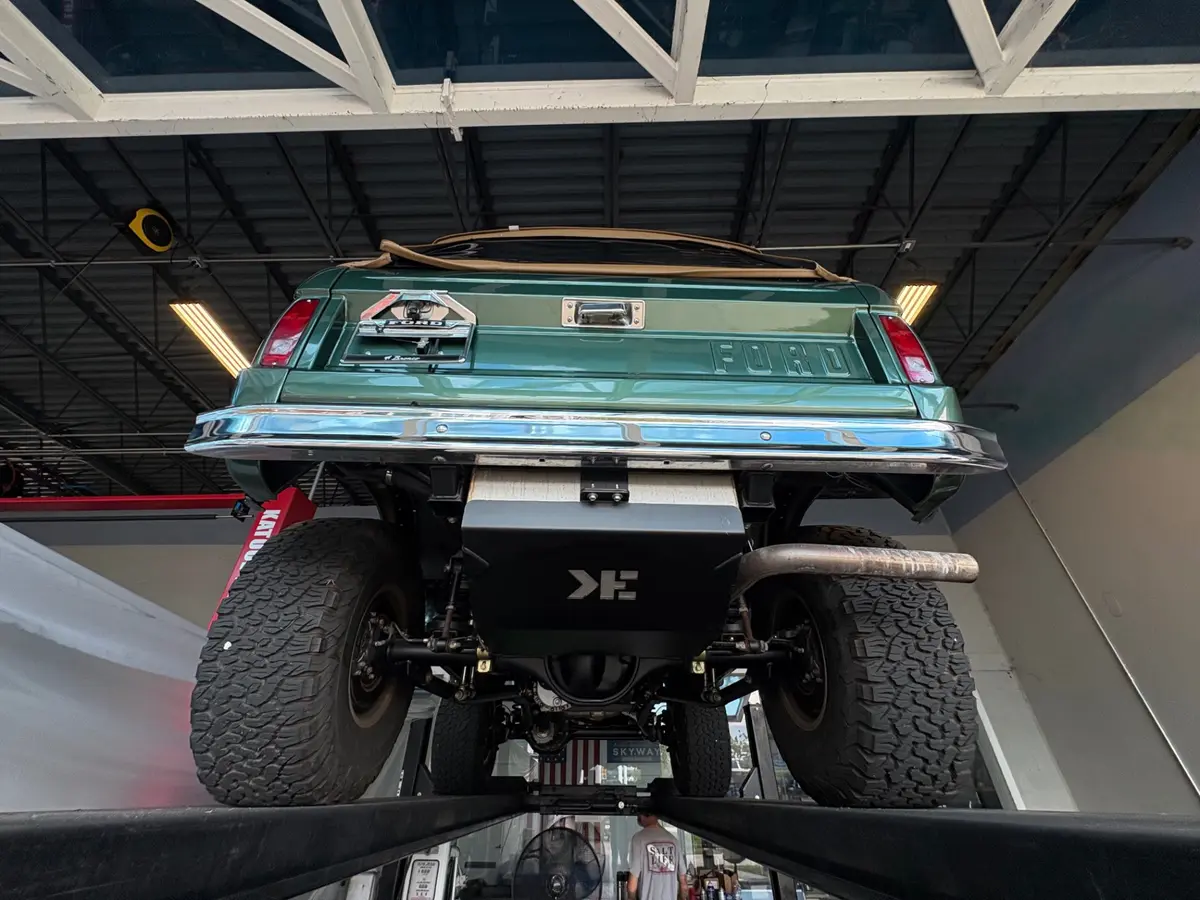 Vehicle photo 57