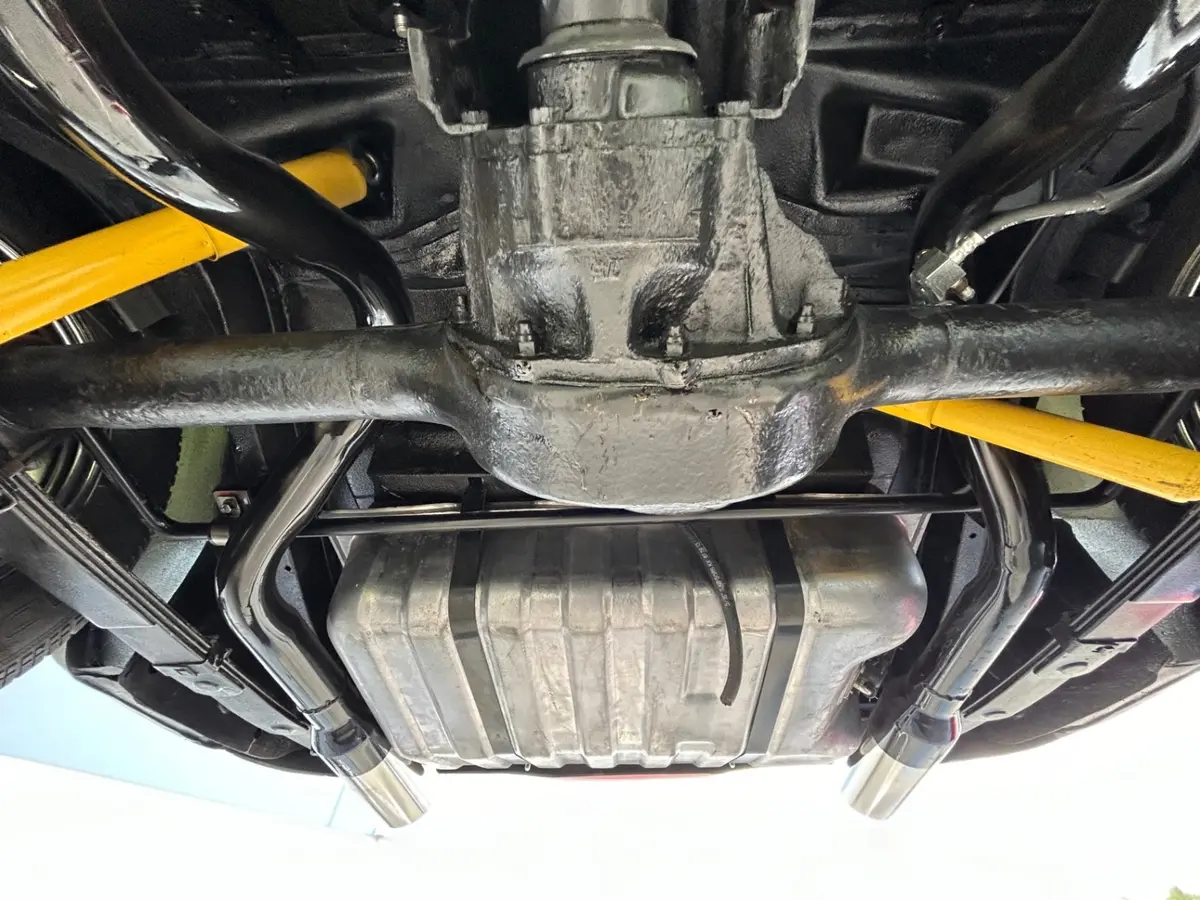 Vehicle photo 49