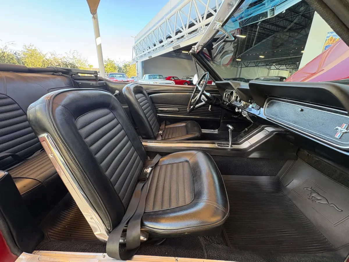 Vehicle photo 40