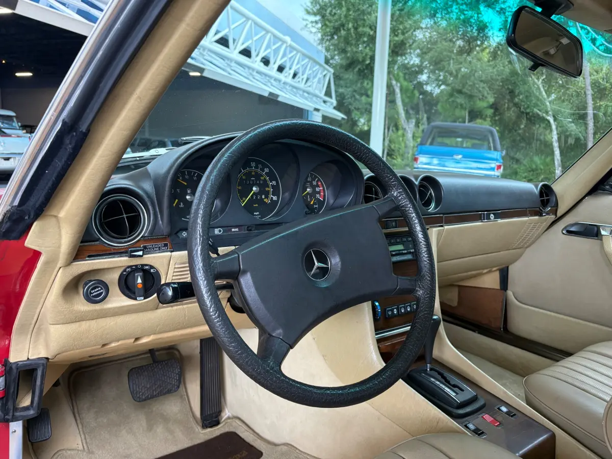 Vehicle photo 31