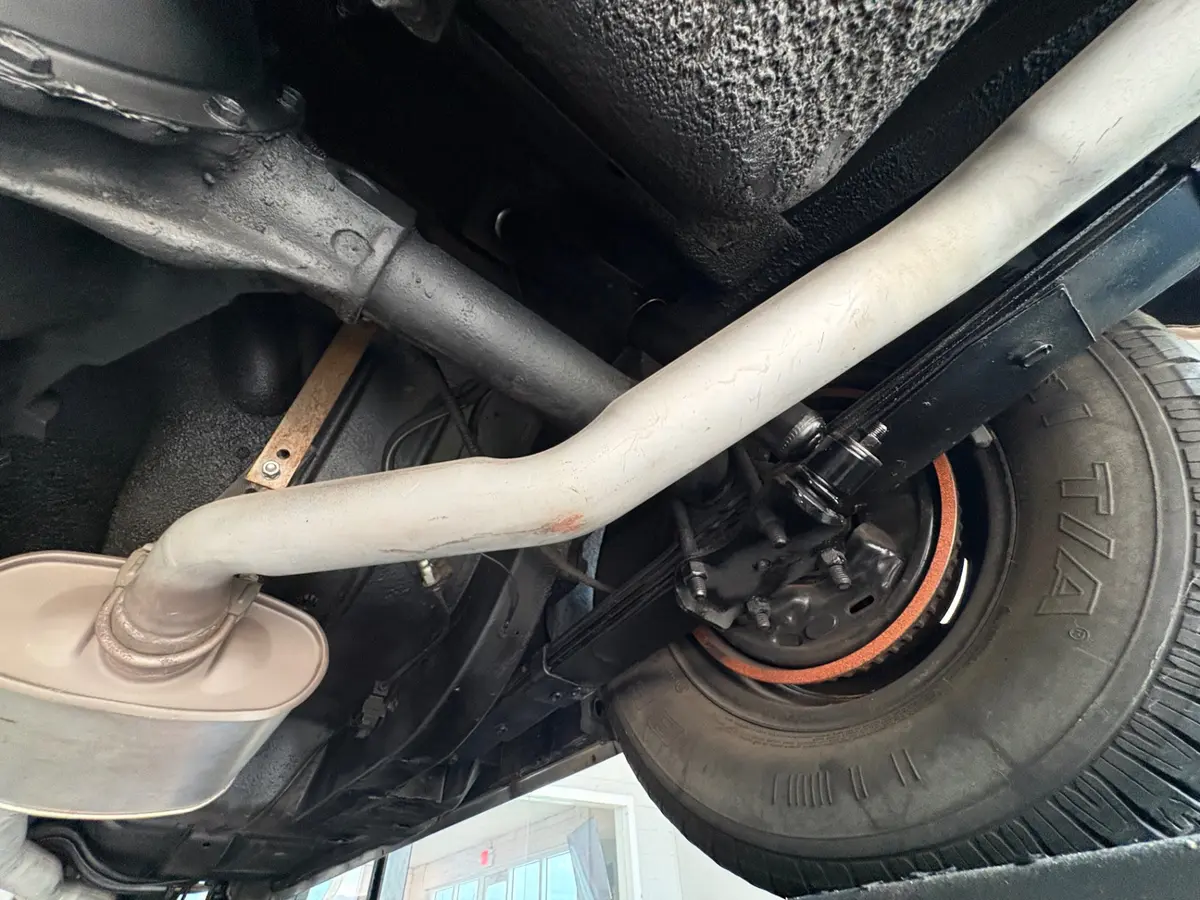 Vehicle photo 46