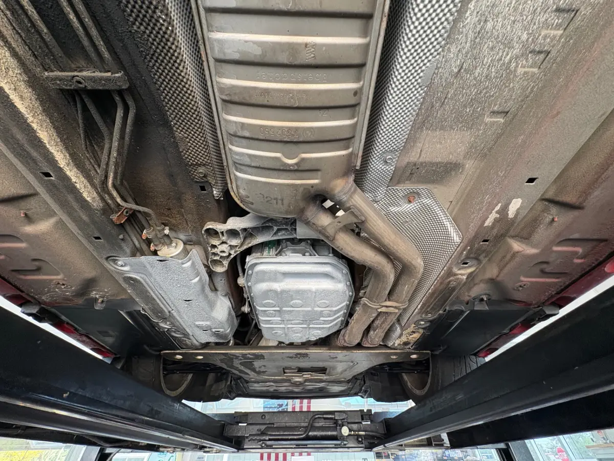 Vehicle photo 50