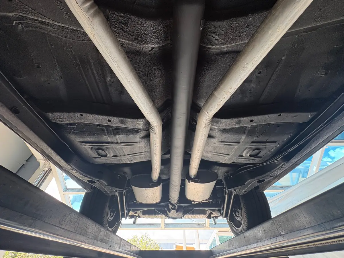 Vehicle photo 60
