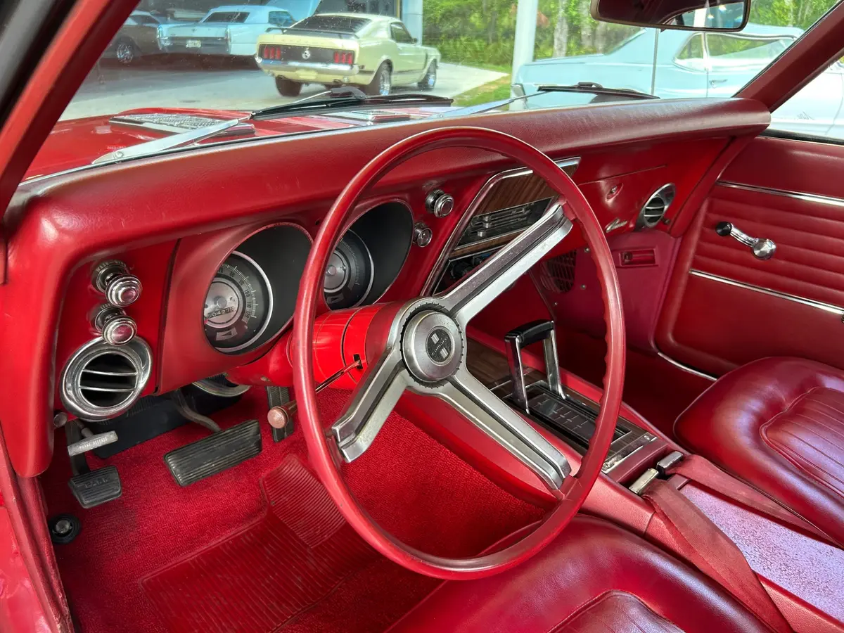 Vehicle photo 33
