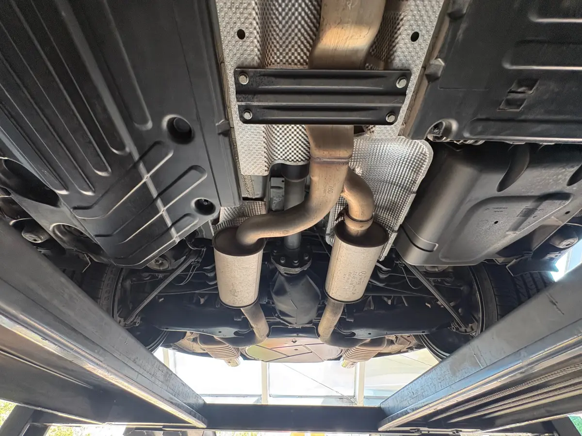 Vehicle photo 63