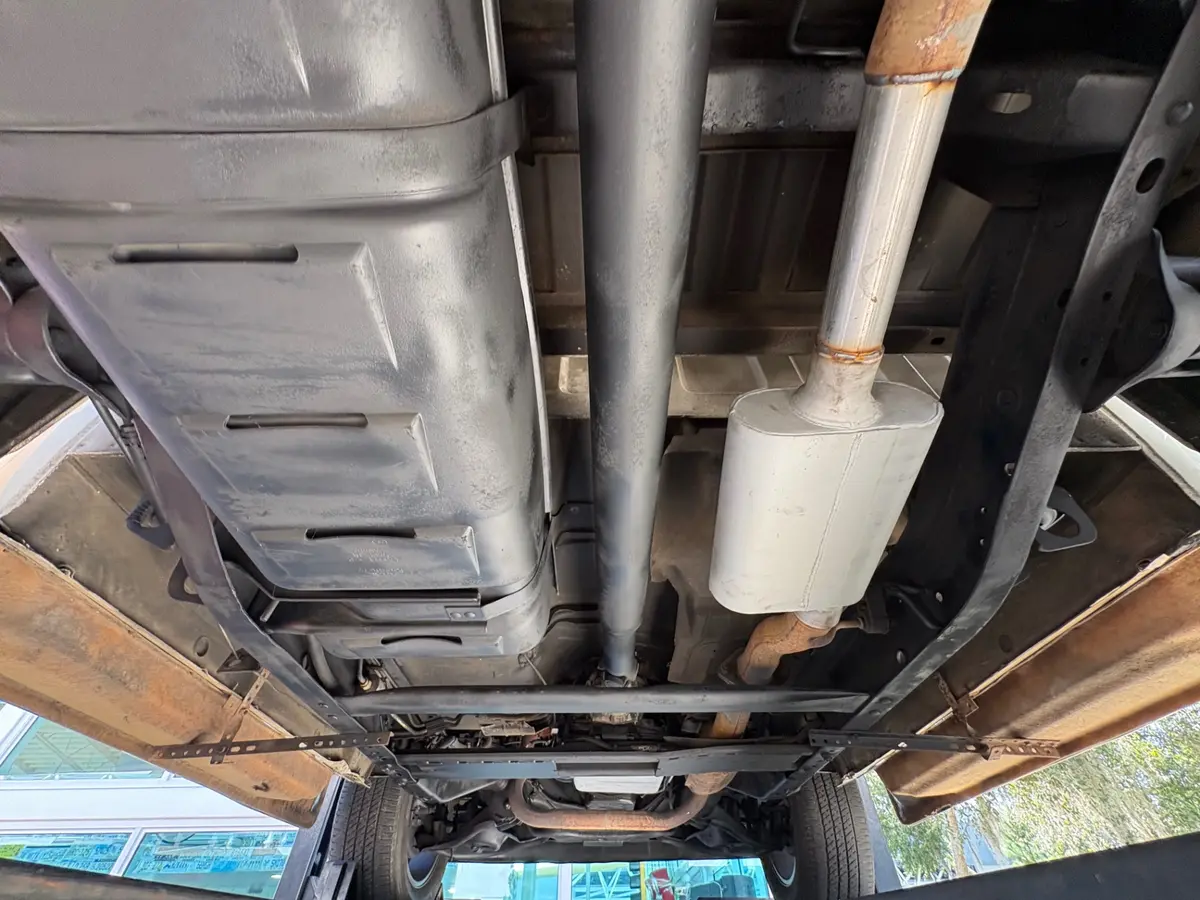 Vehicle photo 45