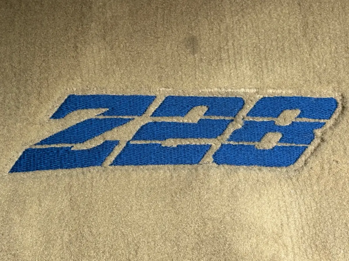 Vehicle photo 43