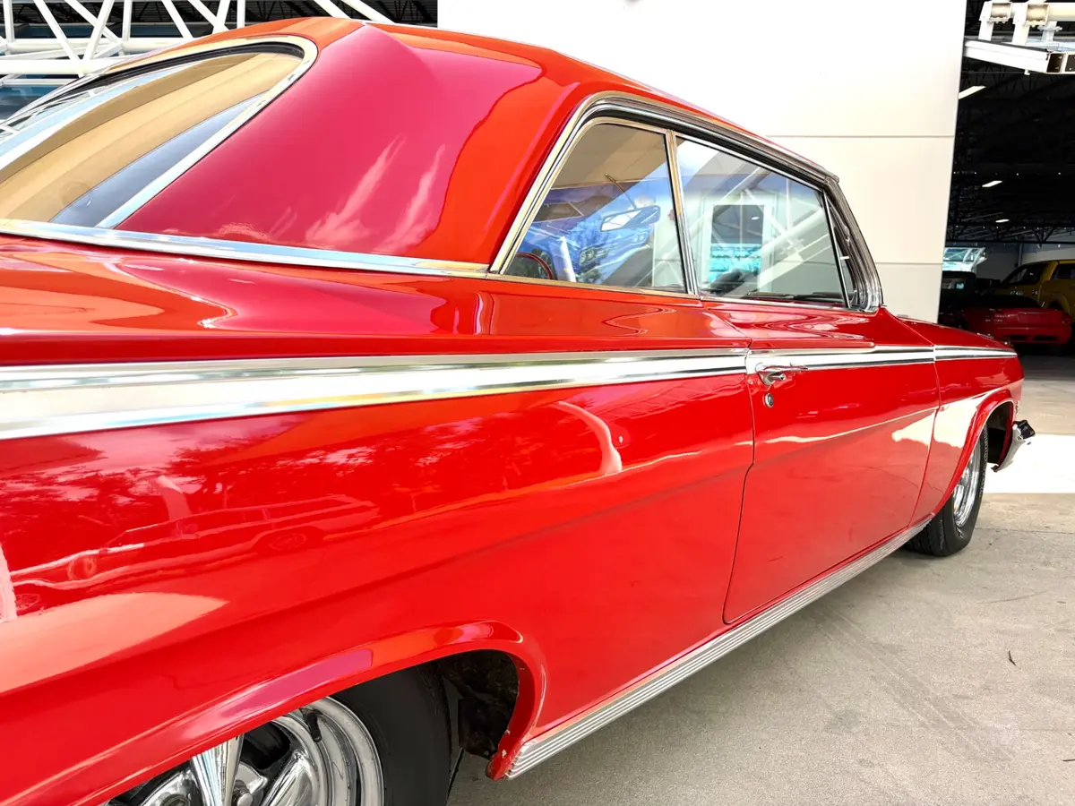Vehicle photo 18