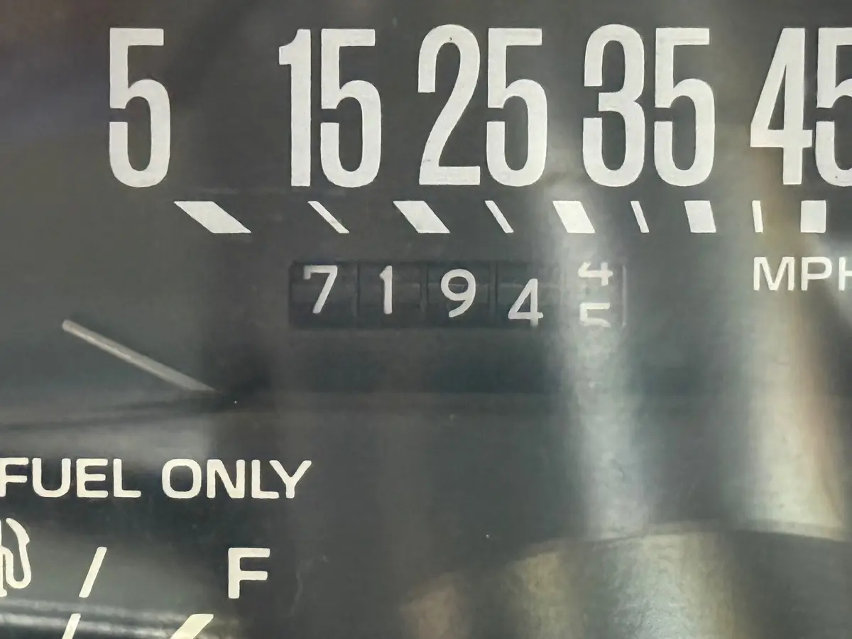 Vehicle photo 11