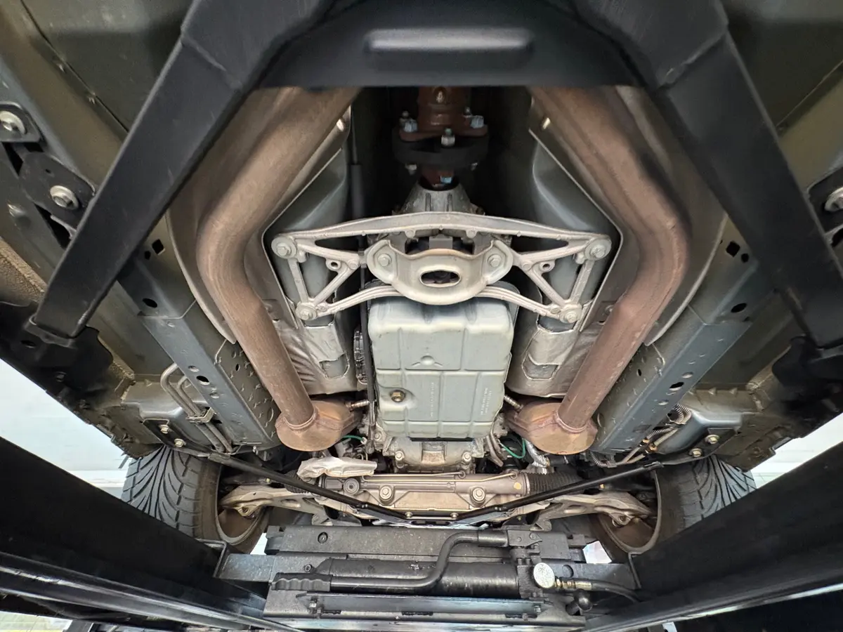 Vehicle photo 56