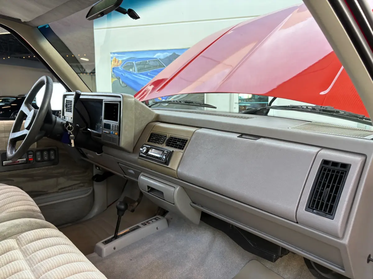 Vehicle photo 36
