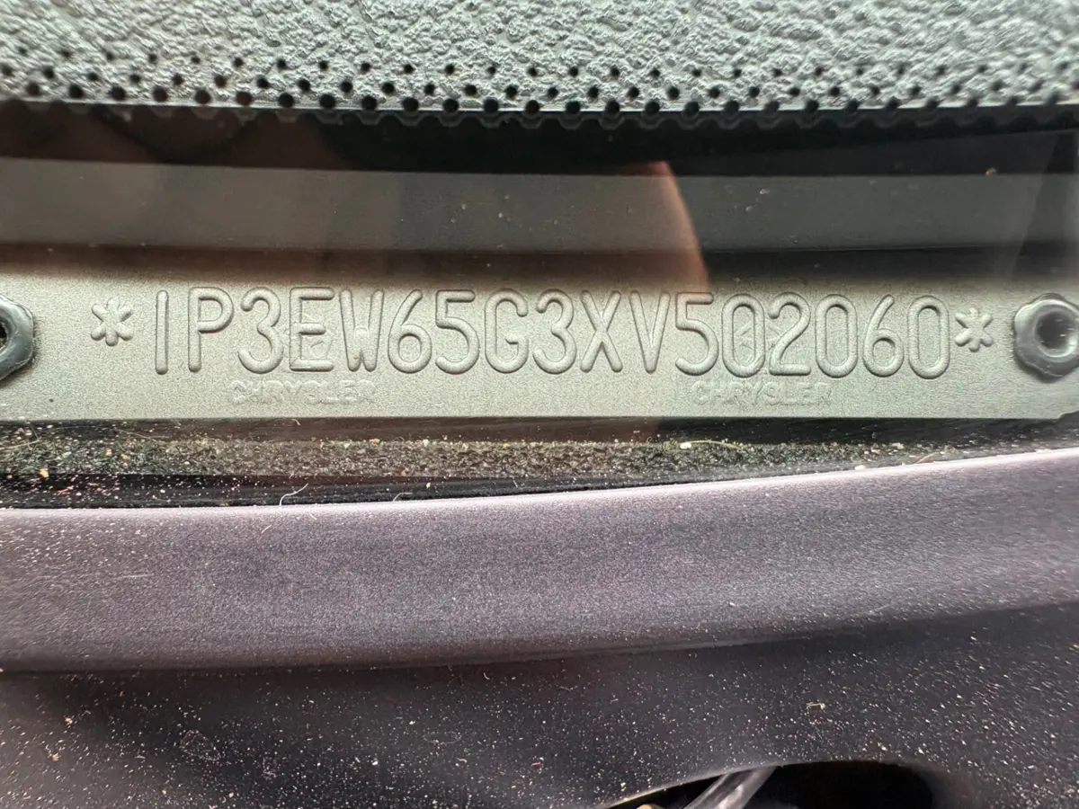 Vehicle photo 38