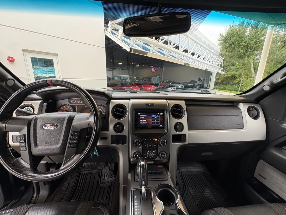 Vehicle photo 36
