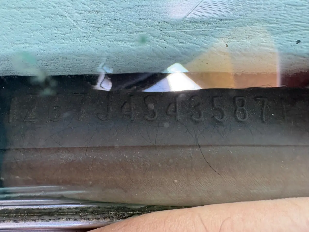 Vehicle photo 27
