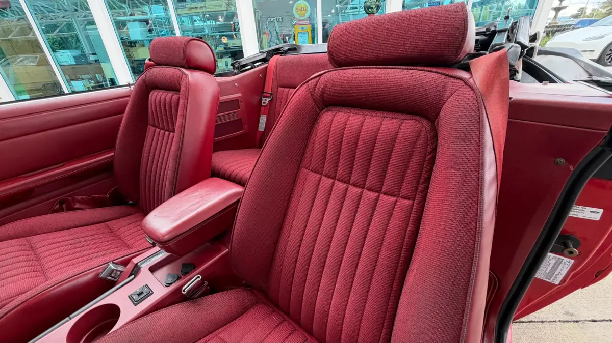 Vehicle photo 39