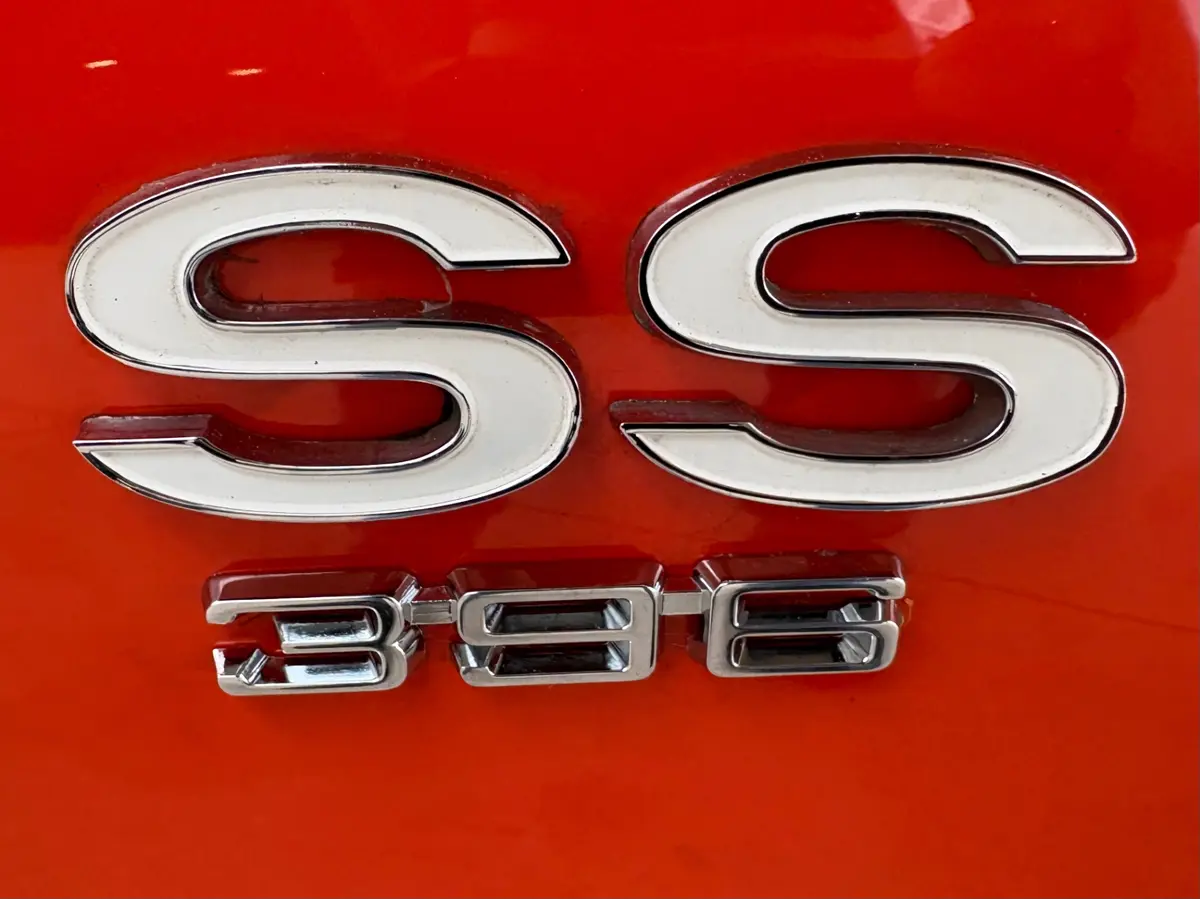 Vehicle photo 23