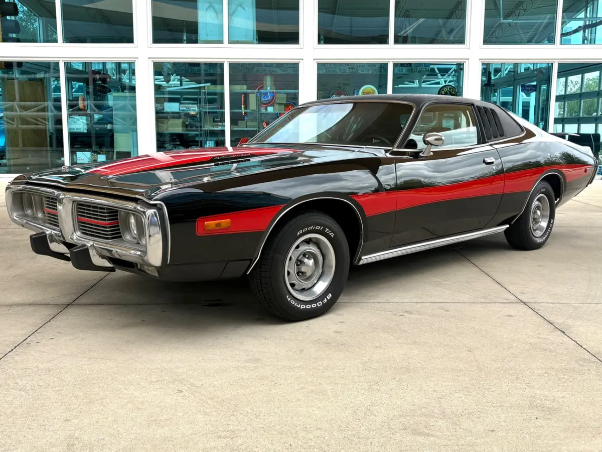 Vehicle photo 11