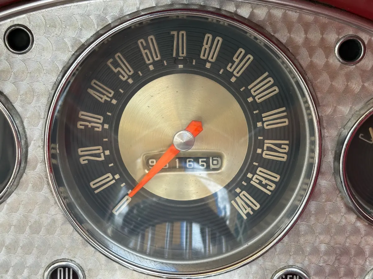 Vehicle photo 30