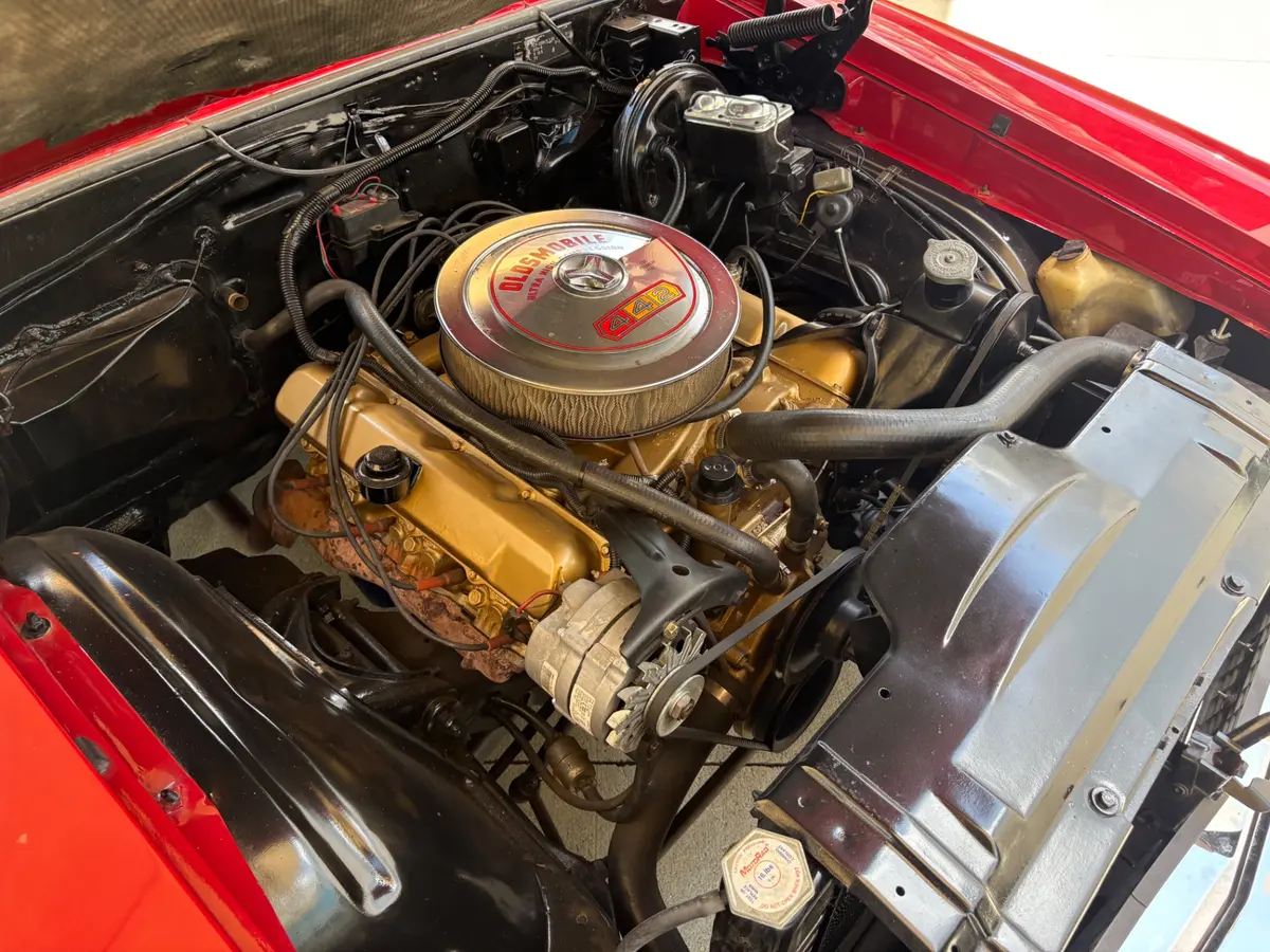 Vehicle photo 33