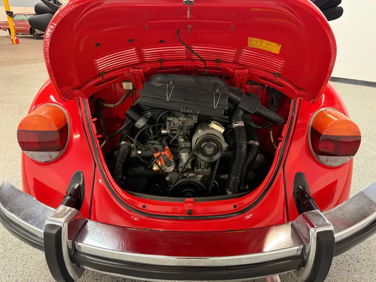 Vehicle photo 15