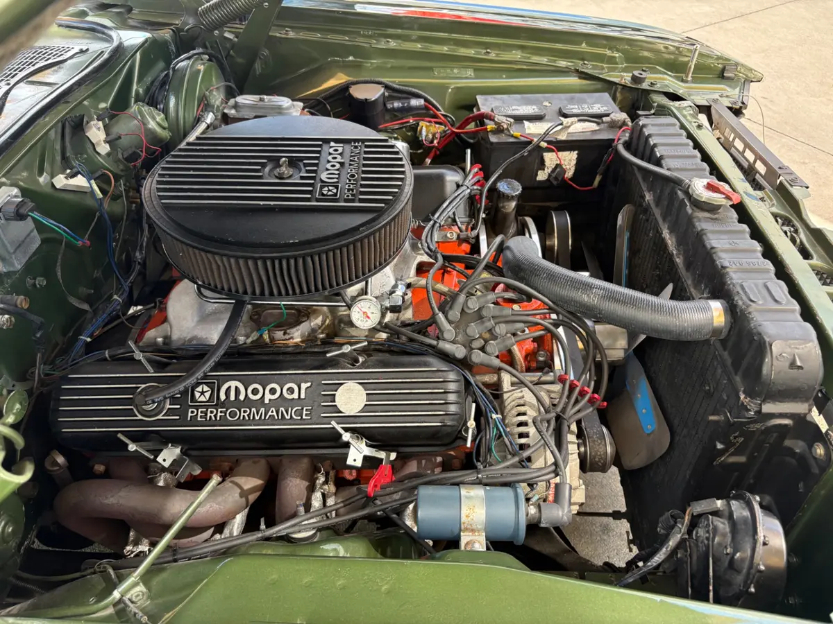 Vehicle photo 24