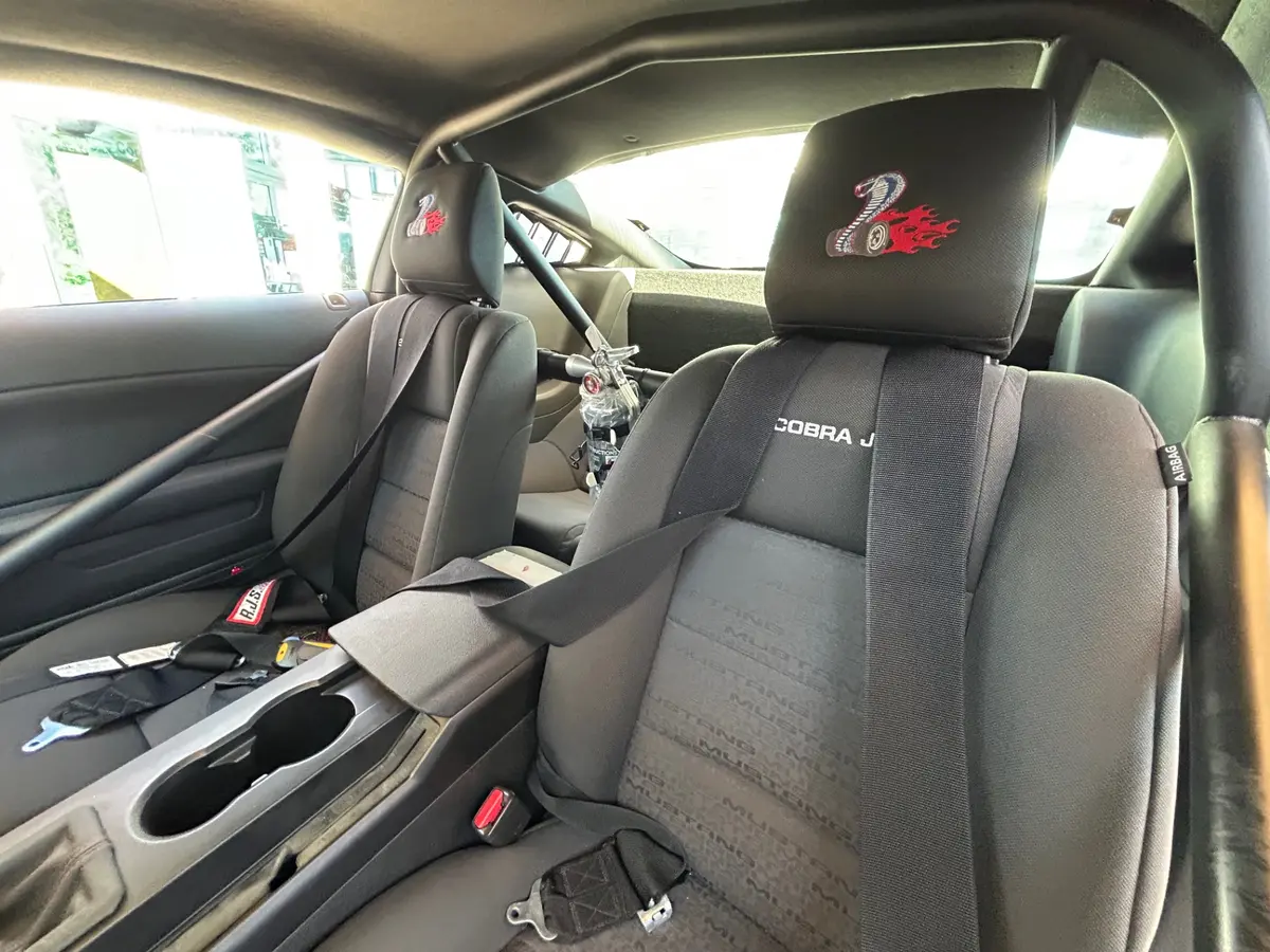 Vehicle photo 25