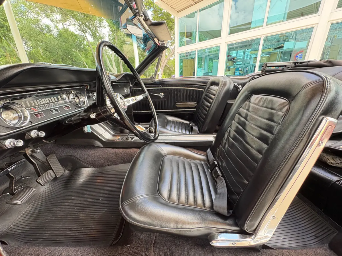 Vehicle photo 35