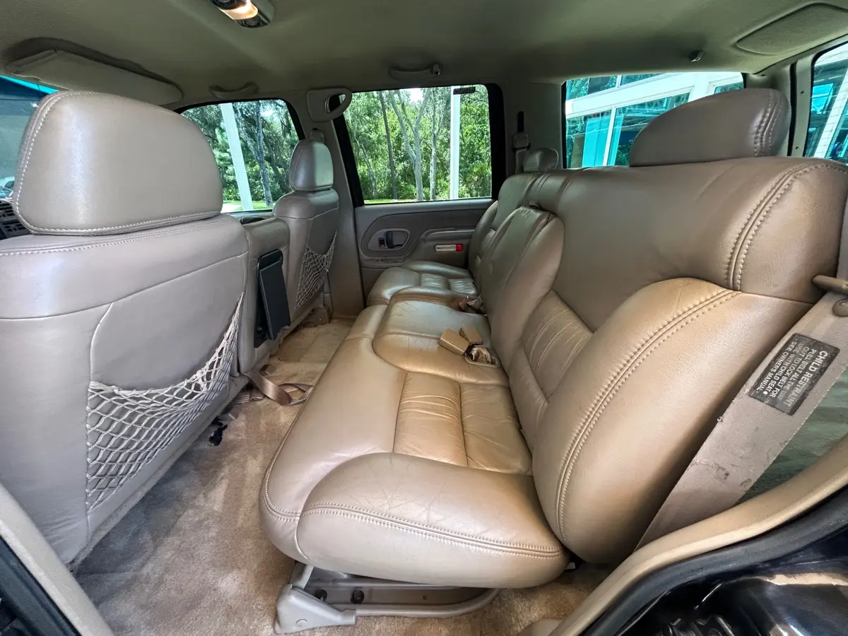 Vehicle photo 22