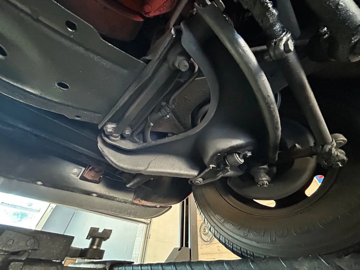 Vehicle photo 36