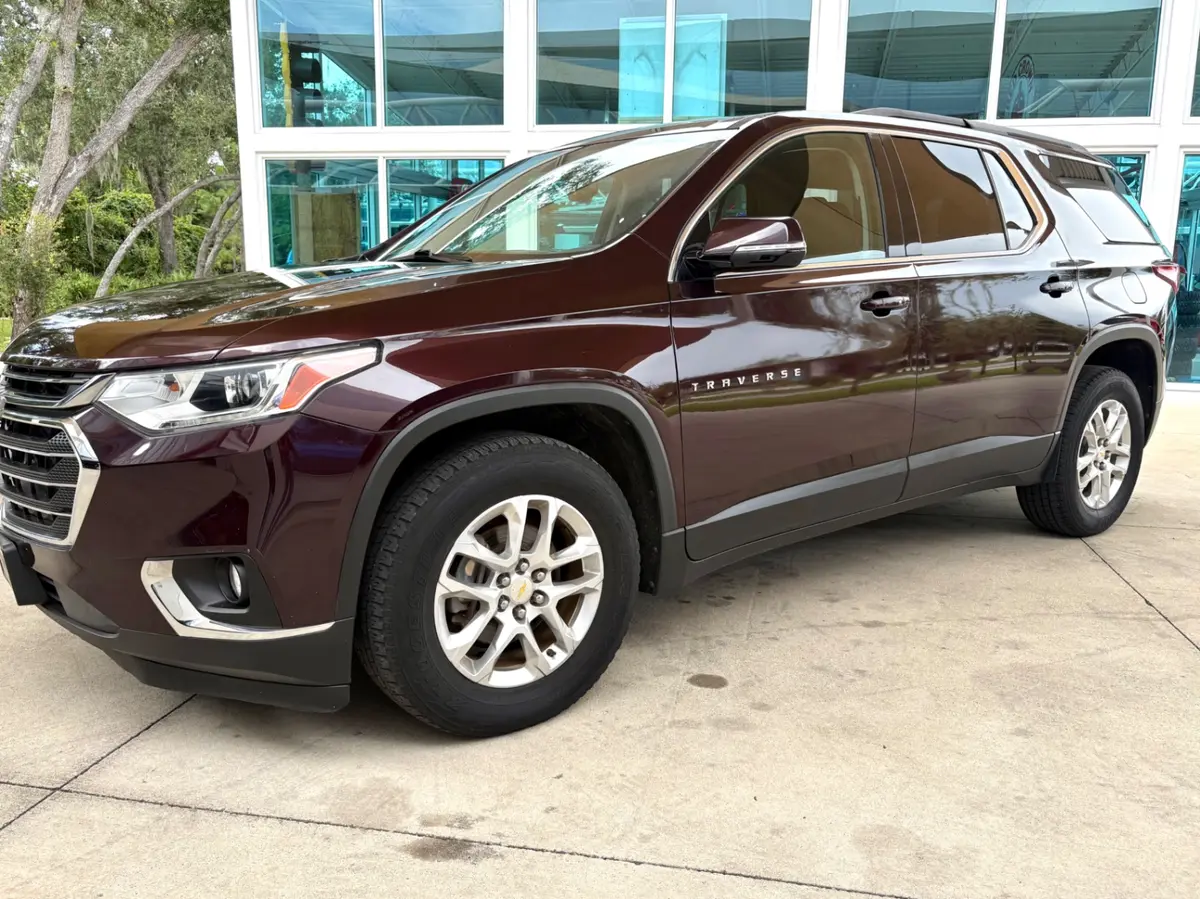 Vehicle photo 12