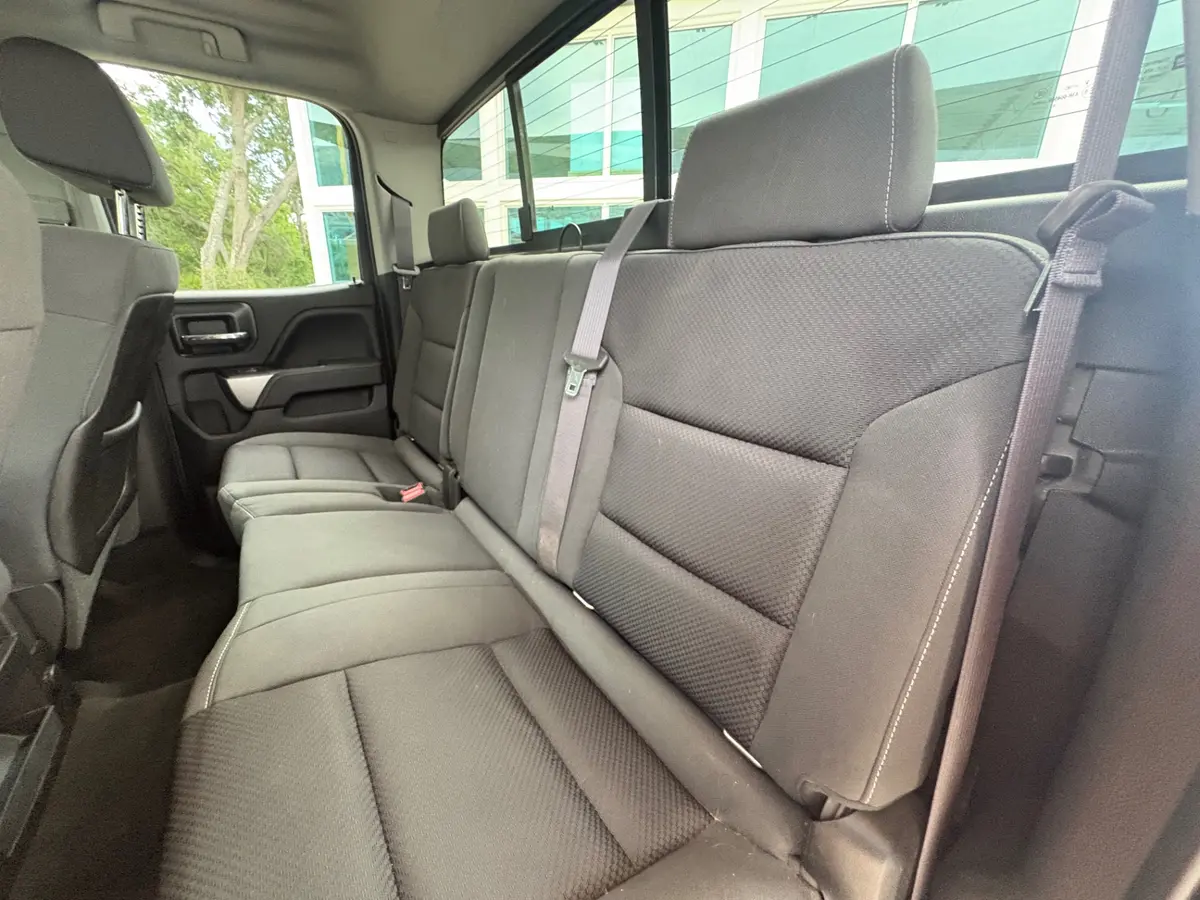 Vehicle photo 39