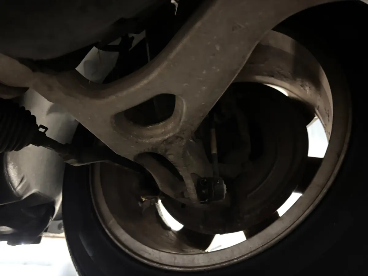 Vehicle photo 41