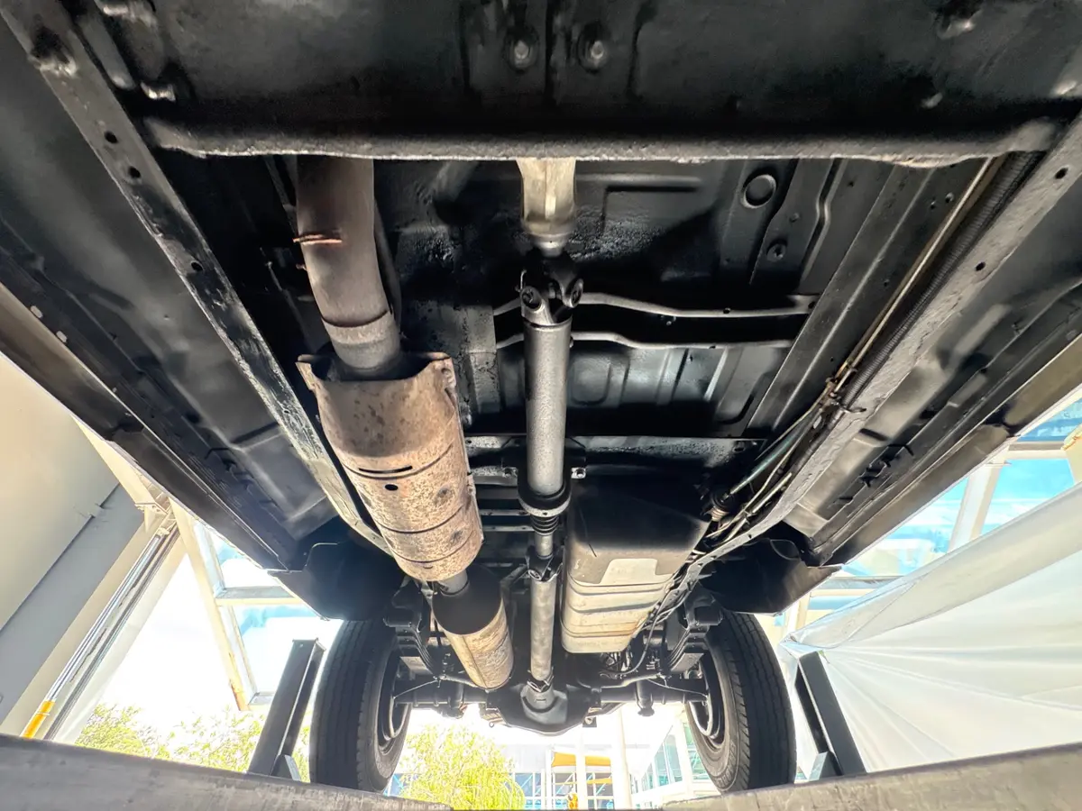 Vehicle photo 54