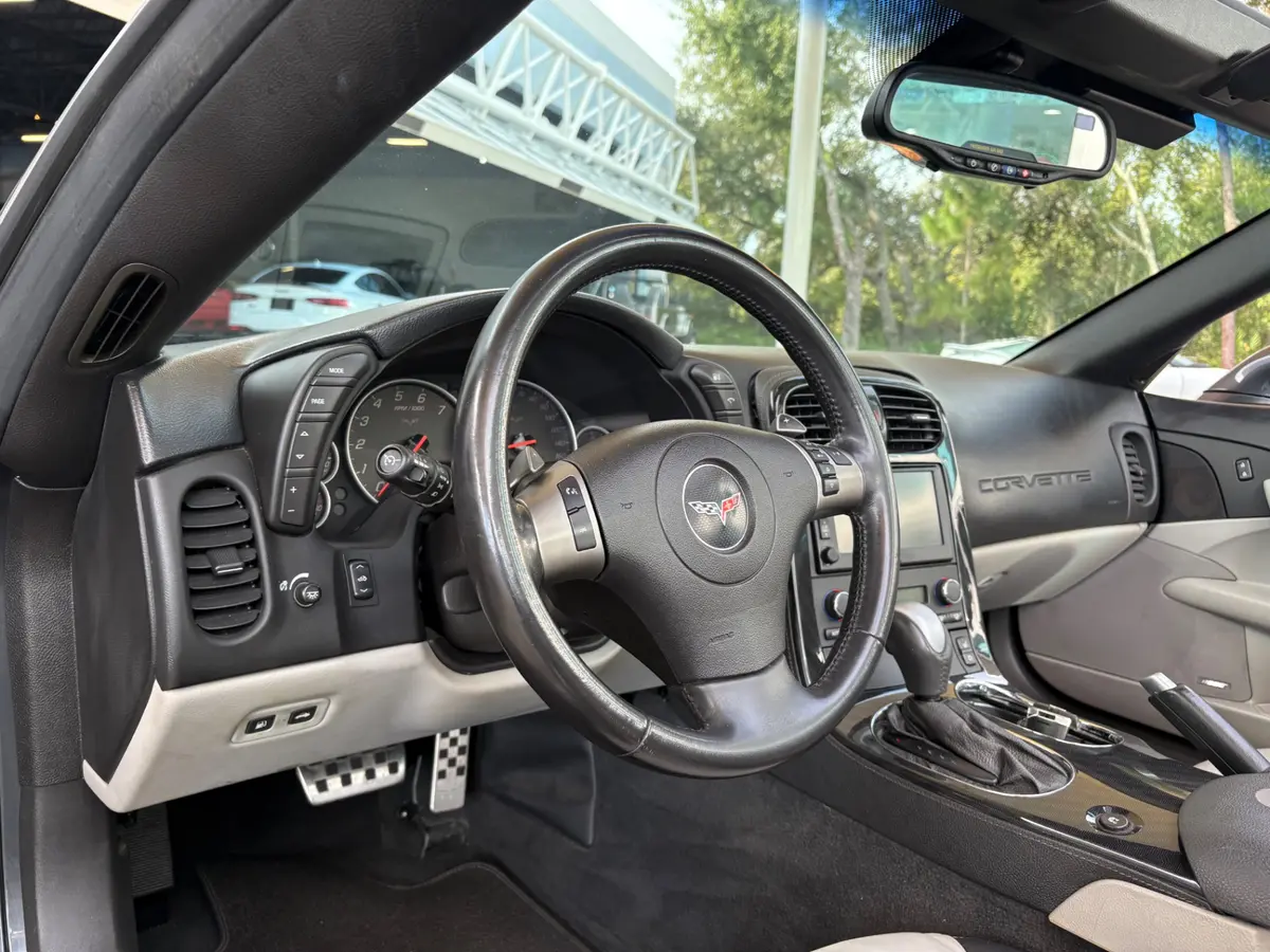Vehicle photo 36