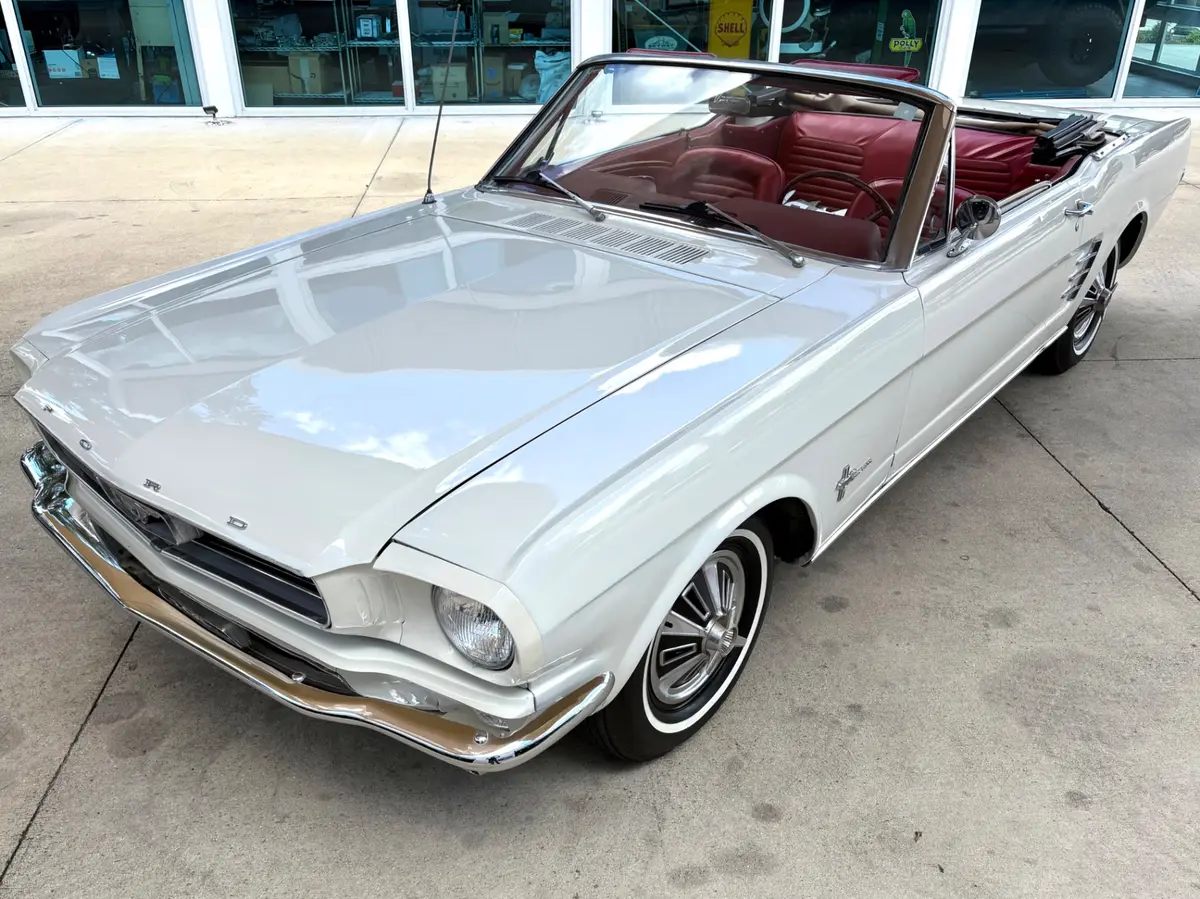 Vehicle photo 20