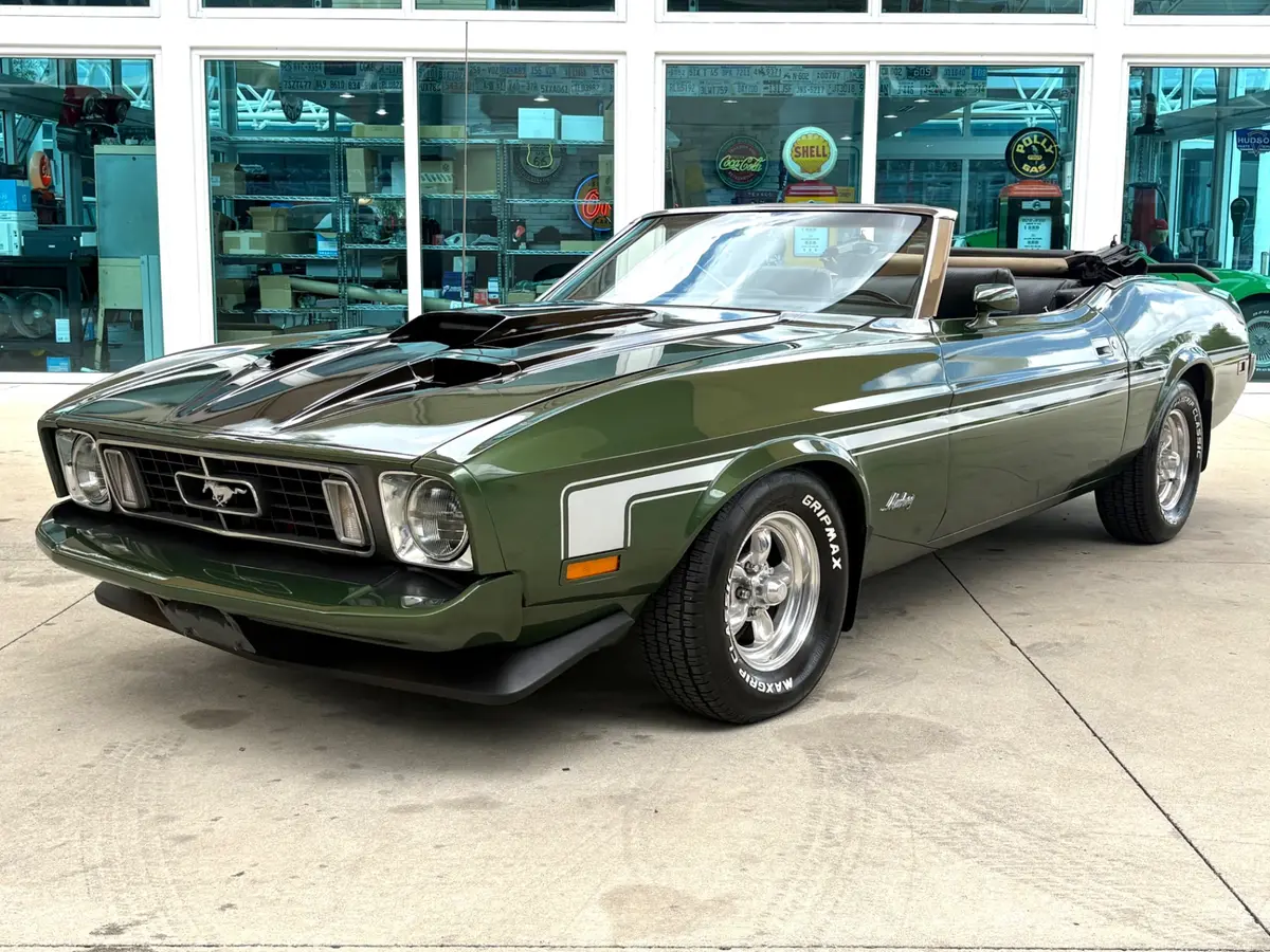 Vehicle photo 1