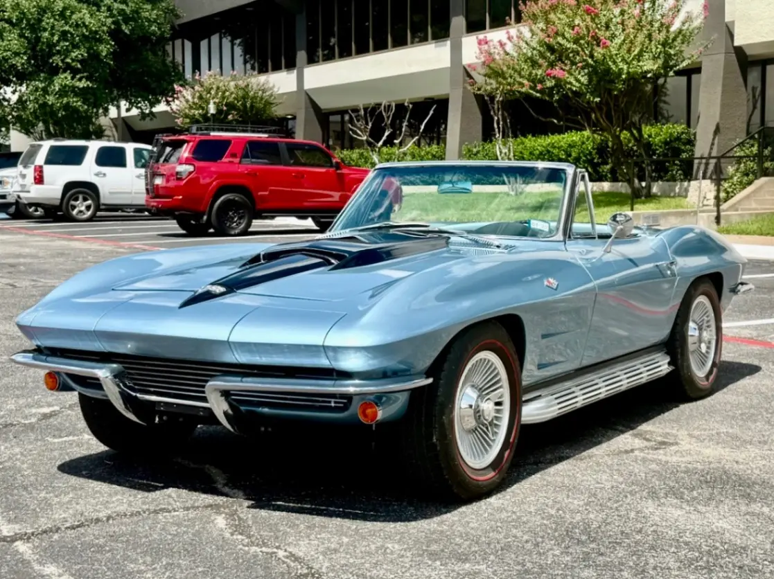 Vehicle photo 1