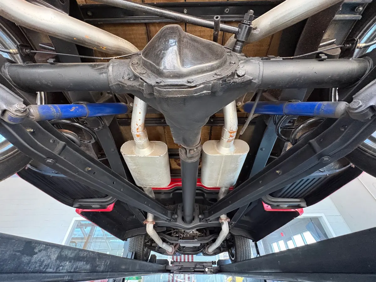 Vehicle photo 43