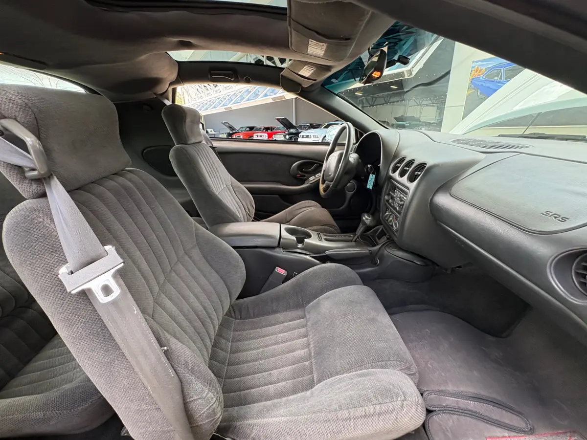 Vehicle photo 41
