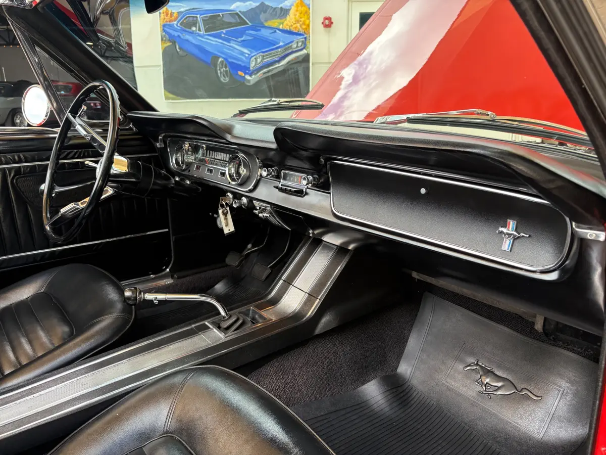 Vehicle photo 41