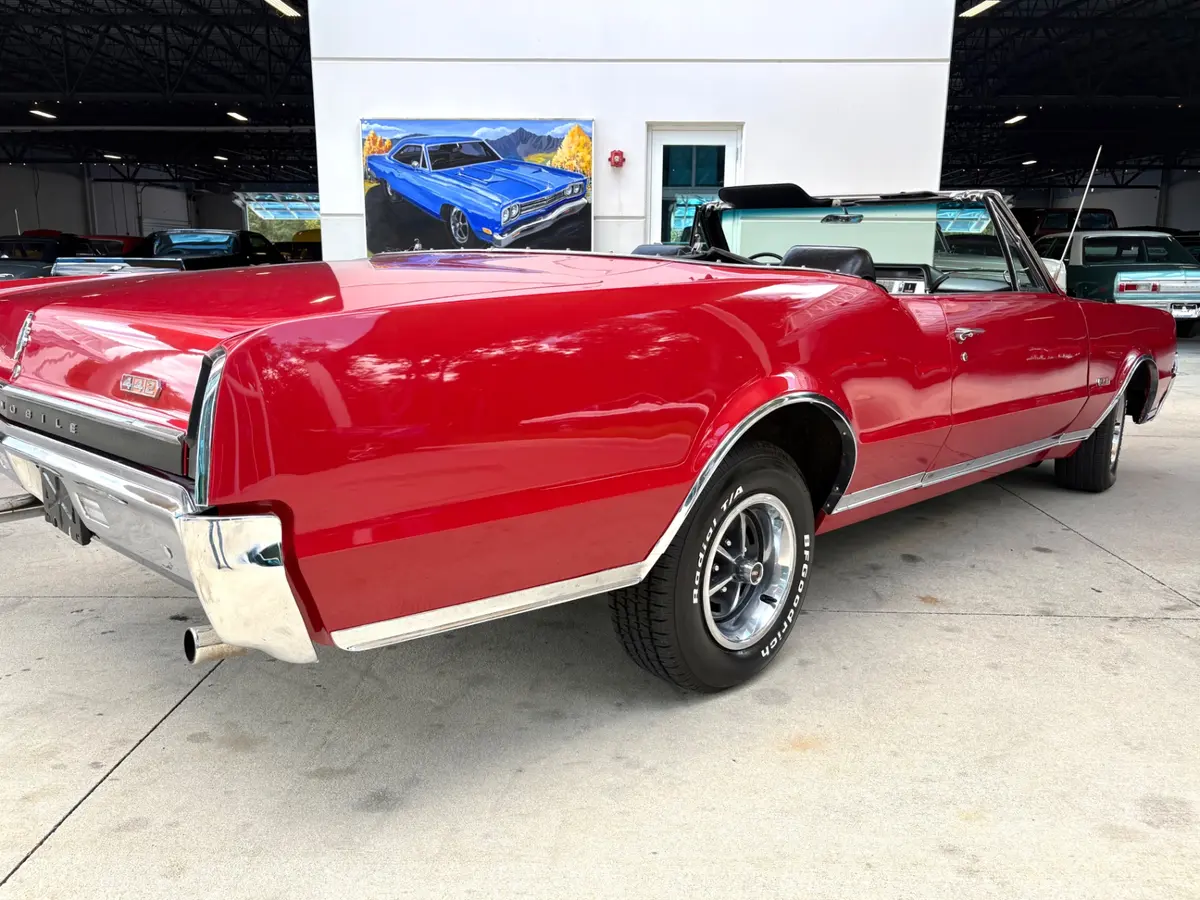Vehicle photo 16