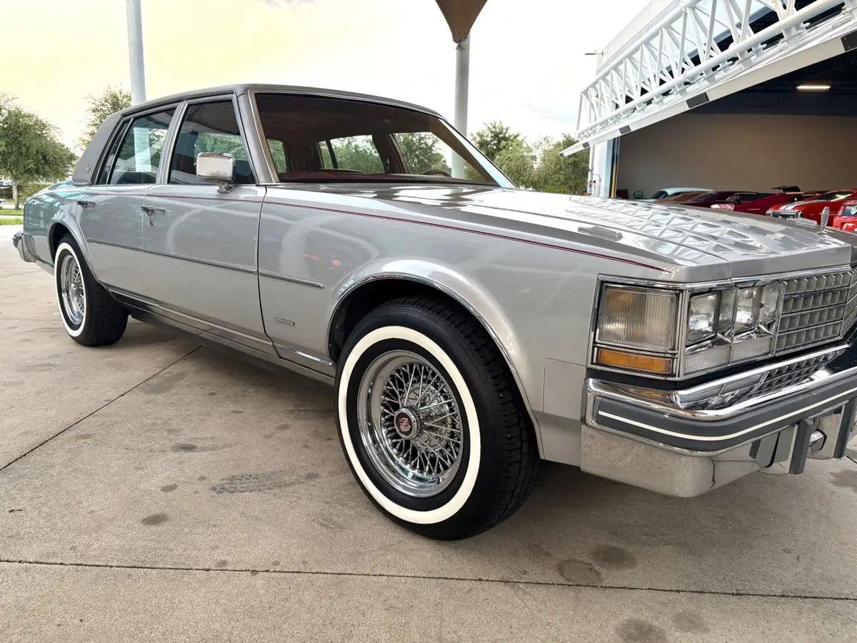 Vehicle photo 22
